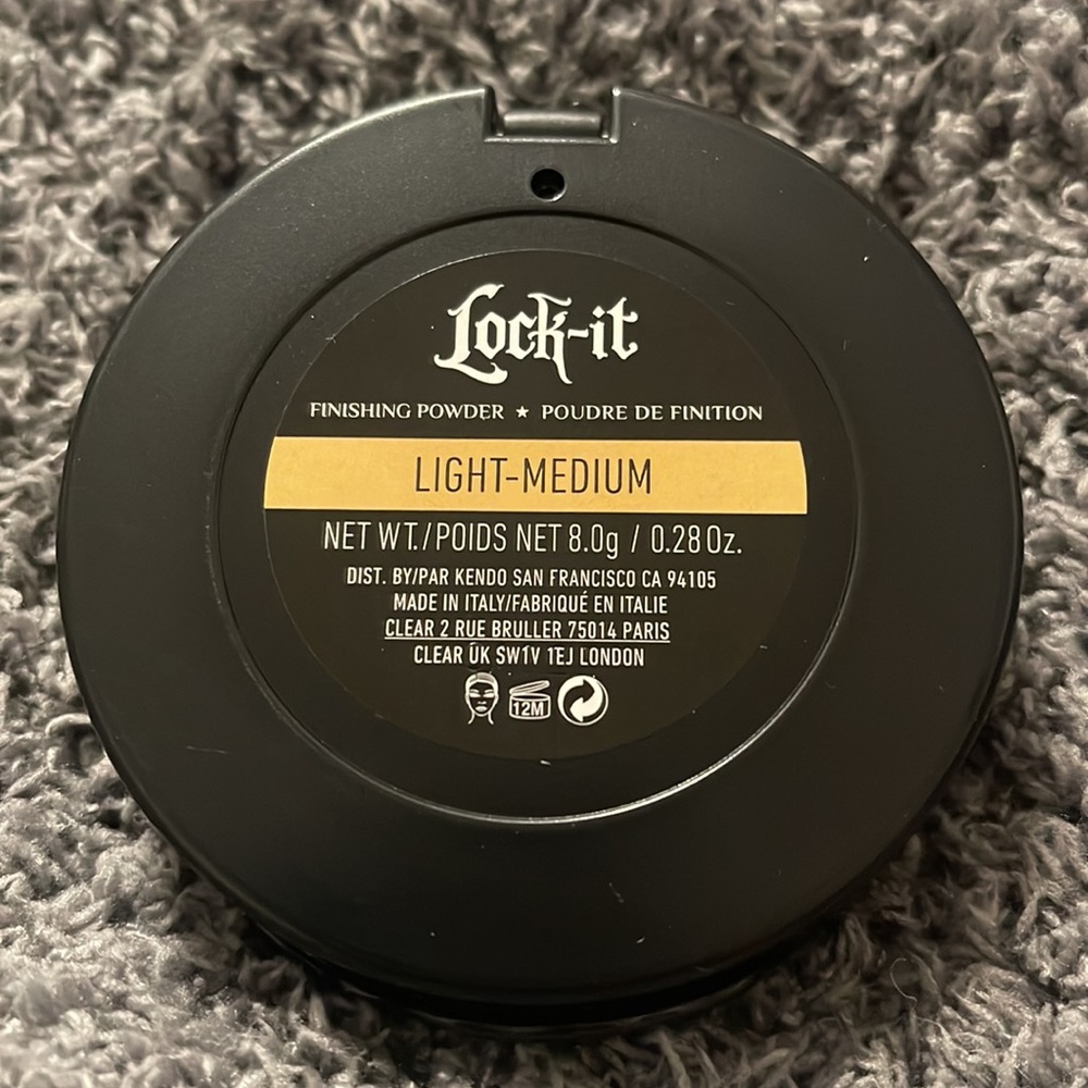 Kat Von D Makeup Setting Powder - Black and Cream - Picture 5 of 7